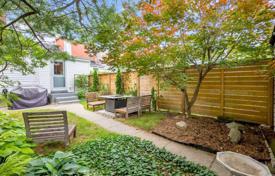 Townhome – Lansdowne Avenue, Old Toronto, Toronto,  Ontario,   Canada for C$1,443,000