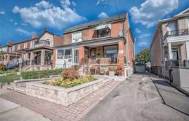 Terraced house – York, Toronto, Ontario,  Canada for C$1,046,000