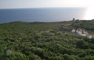 Land plot 1,500 m² in Zagora for 315,000 €