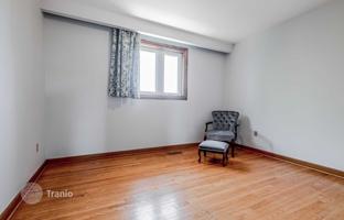 9-bedroom house in Etobicoke for C$1,938,000