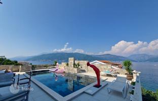 6-bedroom villa 280 m² in Krašići for 1,500,000 €
