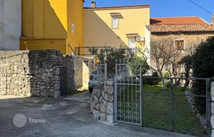2-bedroom cottage 90 m² in Omišalj for 260,000 €