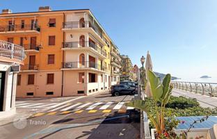 2-bedroom apartment 97 m² in Liguria for 720,000 €