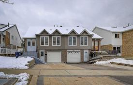Terraced house – Scarborough, Toronto, Ontario,  Canada for C$1,018,000
