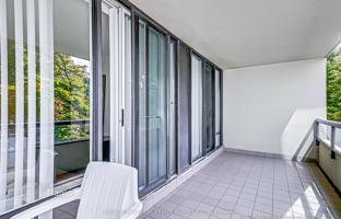 3-bedroom apartment in Toronto for C$916,000