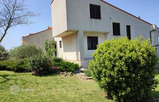 4-room house 300 m² in Pula for 665,000 €