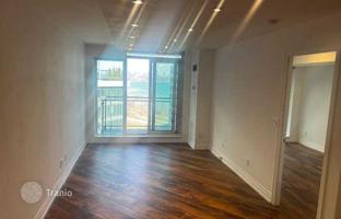 5-bedroom apartment in Lake Shore Boulevard West for C$920,000