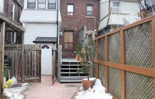 13-bedroom townhouse in Woodbine Avenue for C$1,700,000