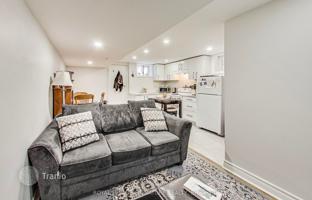 10-bedroom townhouse in Dovercourt Road for C$2,018,000