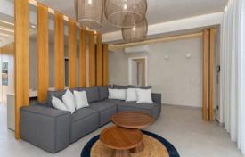 5-bedroom villa 300 m² in Pefkochori for 1,900,000 €