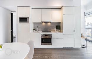 5-bedroom apartment in Bayview Avenue for C$1,038,000