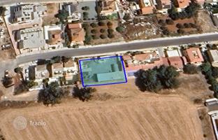 Land plot 594 m² in Zakaki for 625,000 €