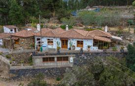 Traditional villa with a large plot in Icod de los Vinos, Tenerife, Spain for 1,490,000 €