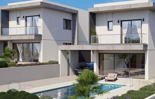 3-bedroom cottage 136 m² in Tomb of the Kings for 900,000 €