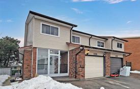 Terraced house – Scarborough, Toronto, Ontario,  Canada for C$1,032,000