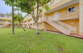 Townhome – West End, Miami, Florida,  USA for $353,000