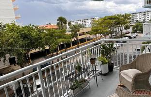 2-bedroom apartments in condo 115 m² in Sunny Isles Beach for $410,000