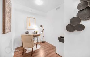 2-bedroom apartment in Simcoe Street for C$910,000