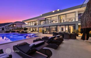 4-bedroom villa 300 m² in Kalkan for 80,215,000 TRY