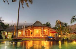 3-bedroom villa 700 m² in Pekutatan for $1,958,000