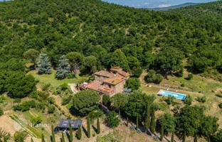 4-bedroom villa 600 m² in Sinalunga for 1,300,000 €