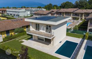 Modern villa just 150 meters from the Romantica beach, Manerba del Garda, Italy for 695,000 €