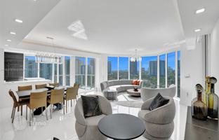3-bedroom apartments in condo in Collins Avenue for $2,700,000
