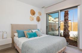 Ground floor apartment with 3 bedrooms and private garden in Dolores for 250,000 €
