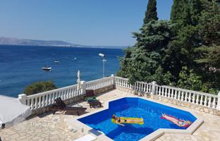 6-bedroom villa 220 m² in Novi Vinodolski for 1,250,000 €