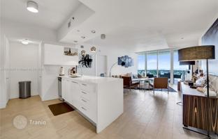 2-bedroom apartments in condo 130 m² in Miami Beach for $1,750,000