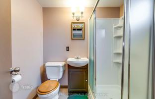 9-bedroom house in Etobicoke for C$1,543,000