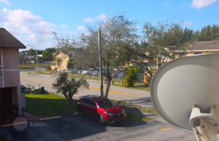 2-bedroom house 80 m² in Hialeah for $310,000