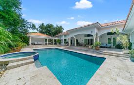 Luxury villa with a pool, a jacuzzi, a terrace and three garages, Pinecrest, USA for $1,850,000