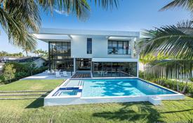 Modern villa with a backyard, a swimming pool, a sitting area, a terrace and a garage, Hallandale Beach, USA for $4,599,000