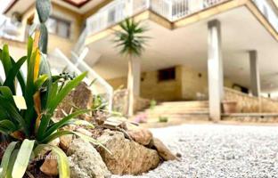 4-bedroom villa 328 m² in Orihuela Costa for 850,000 €