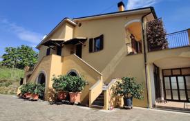 Detached house – Orvieto, Umbria, Italy for 450,000 €