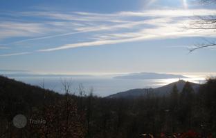 Land plot 2,260 m² in Veprinac for 430,000 €