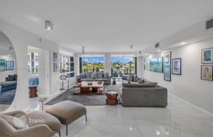 3-bedroom apartments in condo 196 m² in Miami Beach for $1,250,000