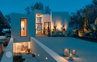 New luxury villa with pool, spa and guest apartment in Marbella, Malaga, Spain for 1,800,000 €