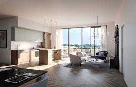Apartment – York, Toronto, Ontario,  Canada for C$1,044,000