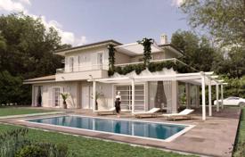 Three-storey villa with pool and garden a kilometer from the sea, in Forte dei Marmi, Tuscany, Italy for 1,900,000 € Three-storey villa with pool and garden a kilometer from the sea, in Forte dei Marmi, Tuscany, Italy for 1,900,000 €