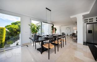 4-bedroom villa 228 m² in Nueva Andalucia for 1,850,000 €