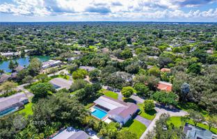 5-bedroom house 329 m² in Miami for $2,500,000