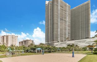 1-bedroom apartments in condo 78 m² in Hallandale Beach for $785,000