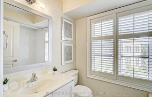 9-bedroom townhouse in Etobicoke for C$1,828,000