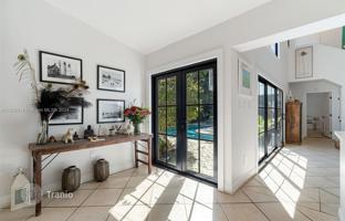 4-bedroom house 319 m² in Miami for $2,976,000