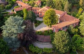 Ancient mansion with a park, a swimming pool, a tennis court and other infrastructure in Italian Maggiore, Italy for 3,500,000 €