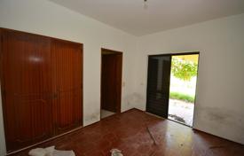 5-Bedroom Villa with Development Potential in Almancil Centre for 1,400,000 €