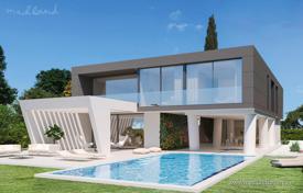 Luxury frontline golf villa with 5 bedrooms, basement and private pool in Murcia for 1,414,000 €