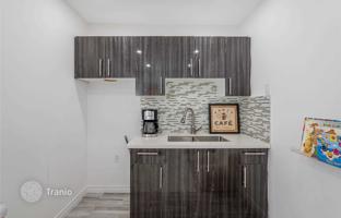 8-bedroom townhouse in Old Toronto for C$2,235,000
